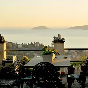*** Bed & Breakfast Il Golfo Artisti E Poeti Thea Italia
